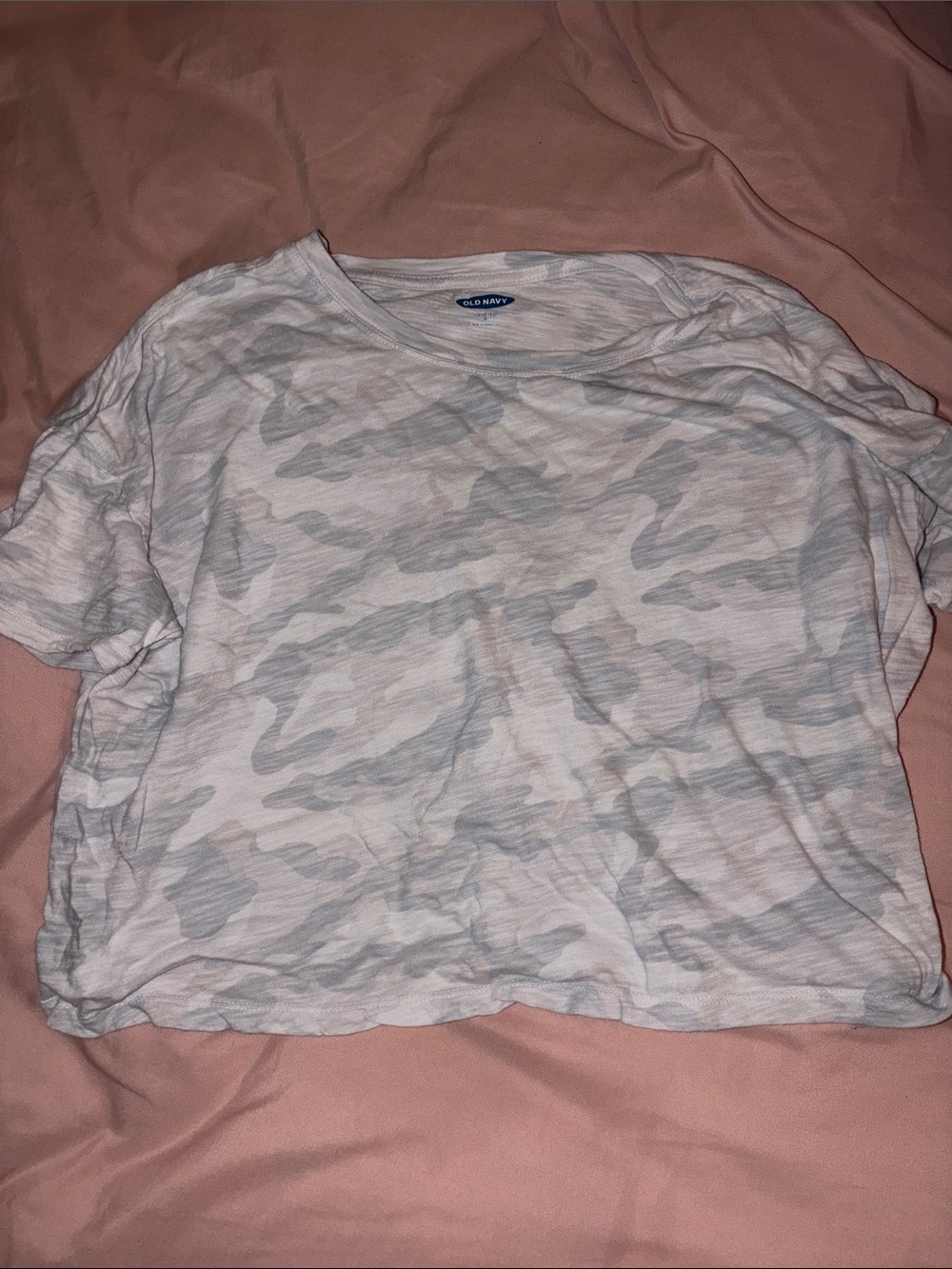 Old Navy White and Light Gray Camo Tee